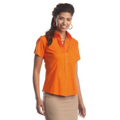 Oranje katoenen damesblouse met korte mouwen